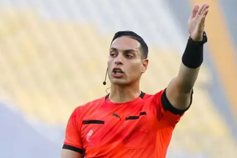 فاركو يجهز شكوى لاتحاد الكرة ضد الحكم حمادة القلاوي